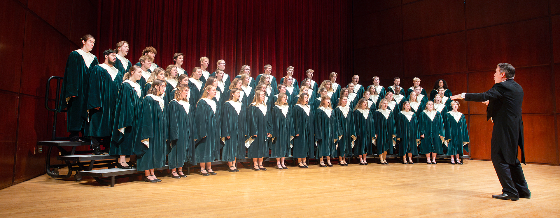 Wisconsin Lutheran Choir singing on stage